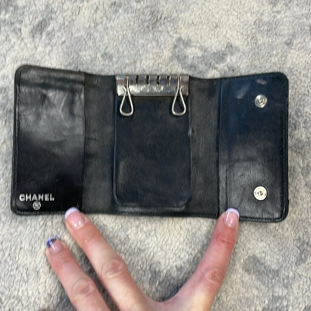 Chanel Precious Symbols Quilted Chocolate Bar Key Holder Case Black 6 Key
